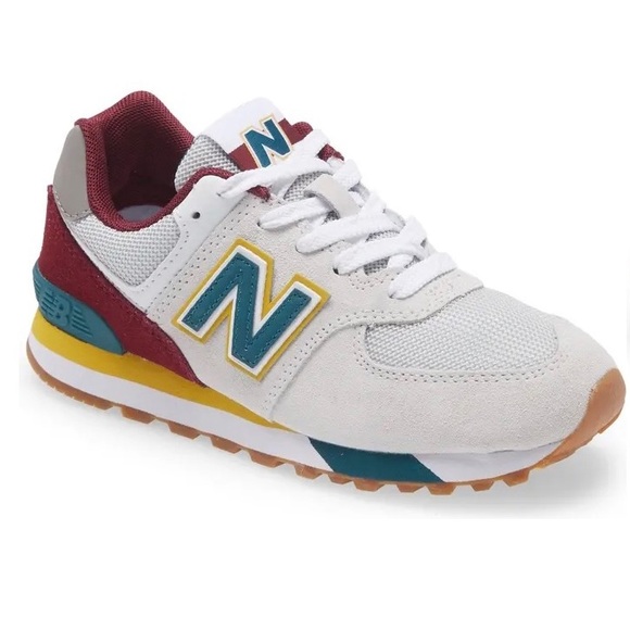 New Balance Other - 574 Sneaker
NEW BALANCE